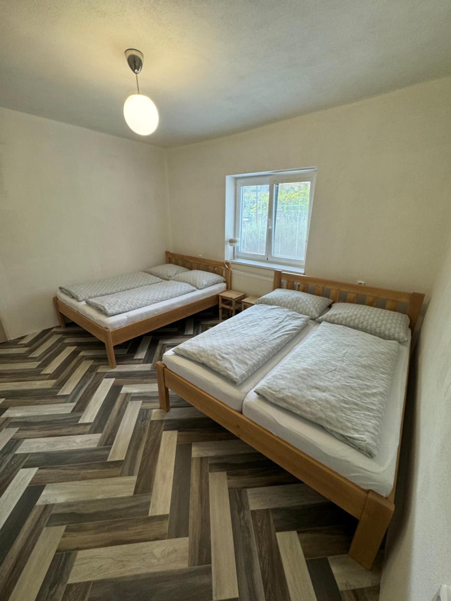 Mikulovska Chalupa Se Sklepem Exterior photo